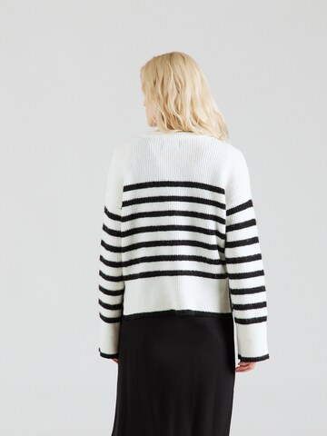 Pullover 'LINE' di PIECES in bianco