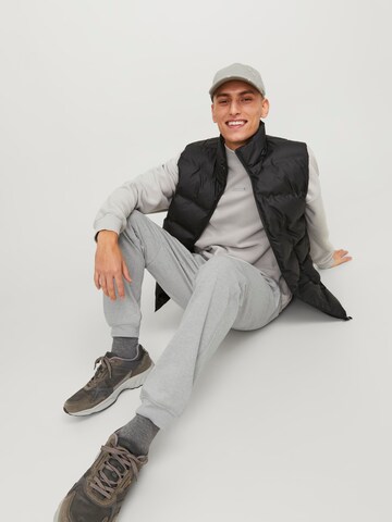 JACK & JONES Tapered Trousers in Grey