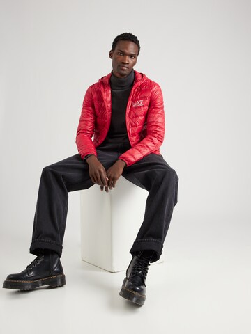 EA7 Emporio Armani - Chaqueta de invierno en rojo