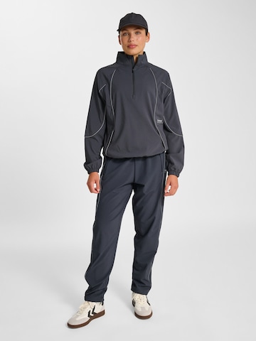 Hummel Regular Sportbroek in Grijs