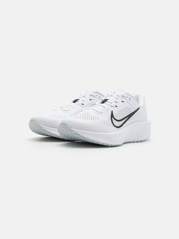 NIKE Running shoe 'Quest 6' in White