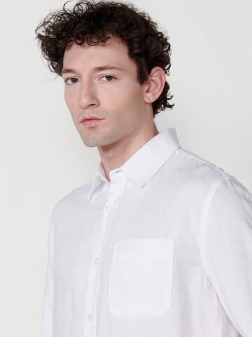 KOROSHI Slim fit Button Up Shirt in White