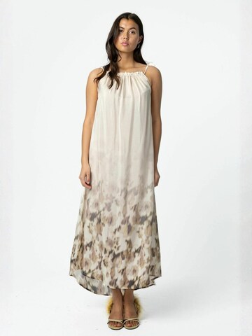 Rochie de vară de la Coster Copenhagen pe alb