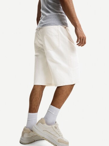 Bershka Baggy Jeans in Beige