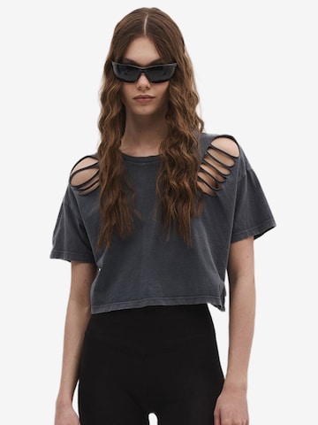 No Matter What Shirt in Grijs: voorkant