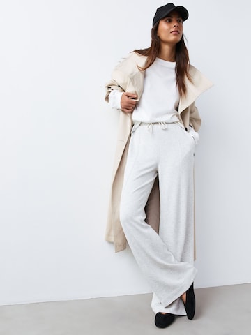 Next Szeroka nogawka Spodnie w kolorze szary