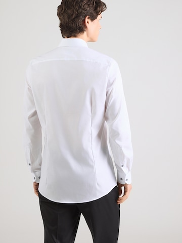 Coupe slim Chemise 'Level 5' OLYMP en blanc