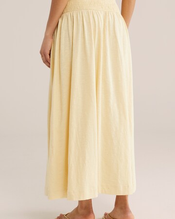 Fustă de la WE Fashion pe galben