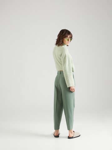 BRUUNS BAZAAR Конический (Tapered) Плиссированные брюки 'Cindy Dagny' в Зеленый