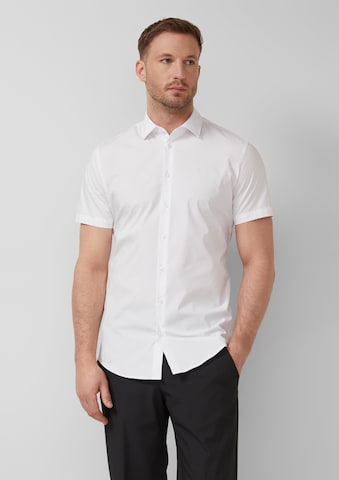 Coupe regular Chemise s.Oliver en blanc