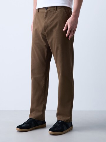 Regular Pantaloni eleganți de la Next pe maro: față
