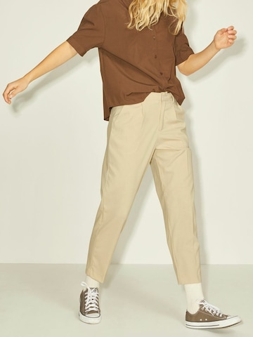 JJXX Regular Pleat-Front Pants 'Chloe' in Beige