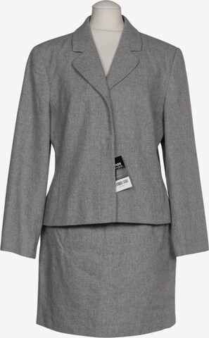 FINE COLLECTION Anzug oder Kombination M in Grau: Vorderseite