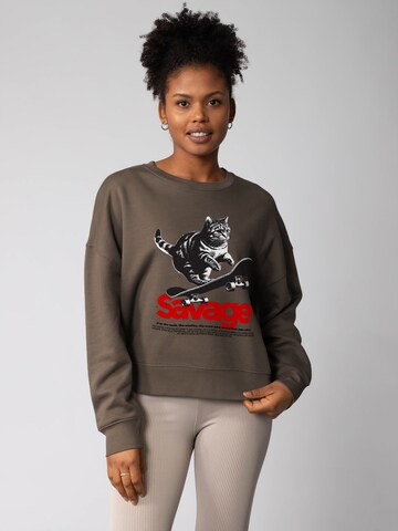 Watapparel Sweatshirt 'Savage Cat ' in Bruin: voorkant