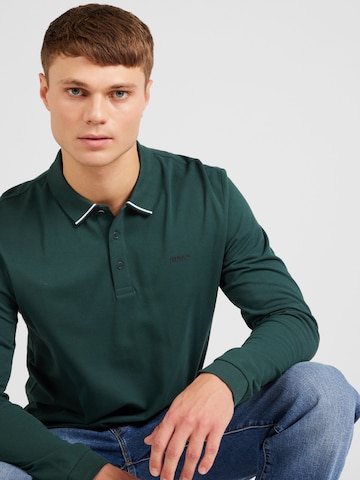 HUGO Red Bluser & t-shirts 'Donol' i grøn