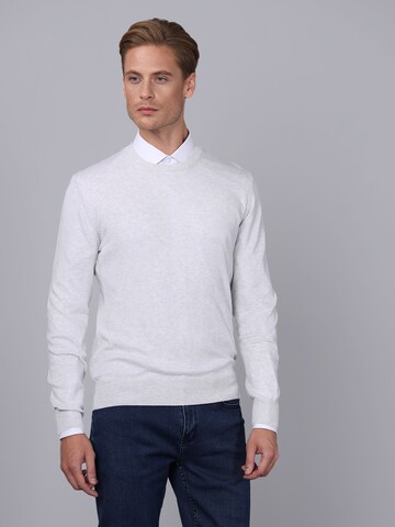 Basics and More Pullover in Grau