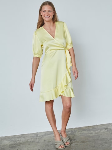 SISTERS POINT Dress 'GIVEA' in Yellow: front