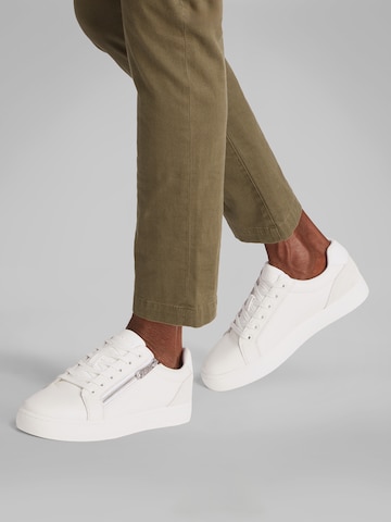 Calvin Klein Jeans Sneaker 'CLASSIC' in Weiß: Vorderseite