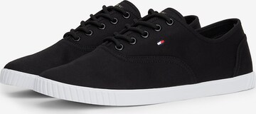 Baskets basses 'Essential' TOMMY HILFIGER en noir