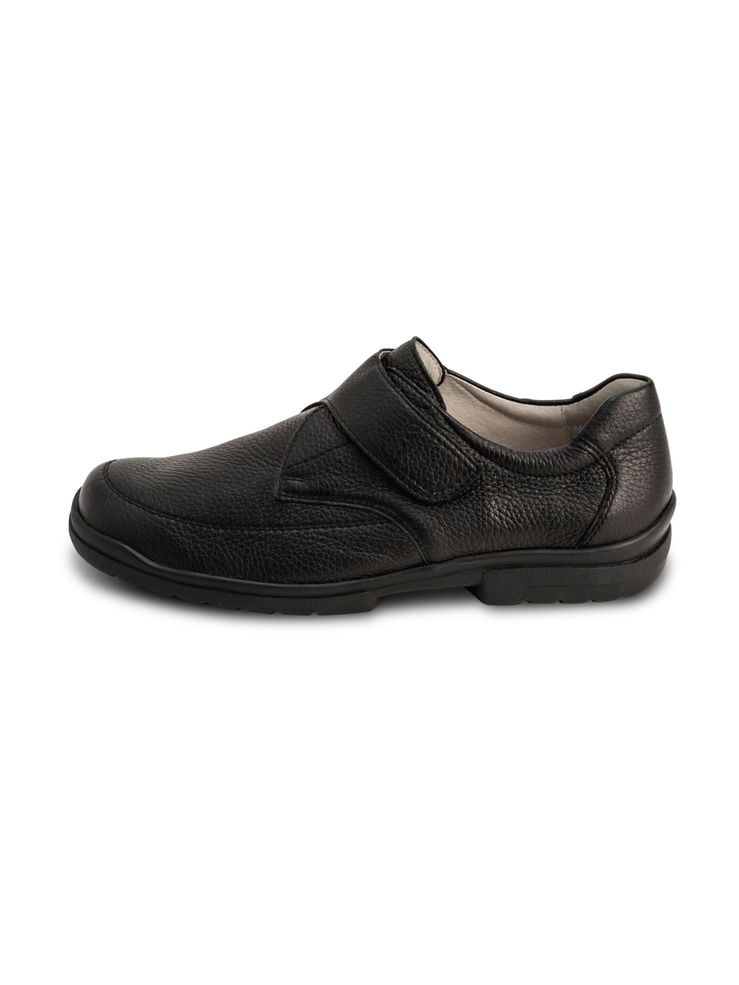 VITAFORM Lace-Up Shoes in Black