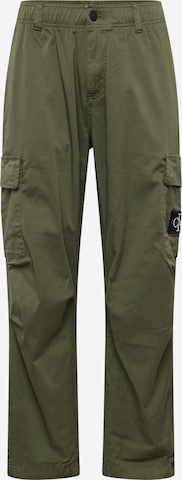 Pantaloni cargo 'Essential' di Calvin Klein Jeans in verde: frontale