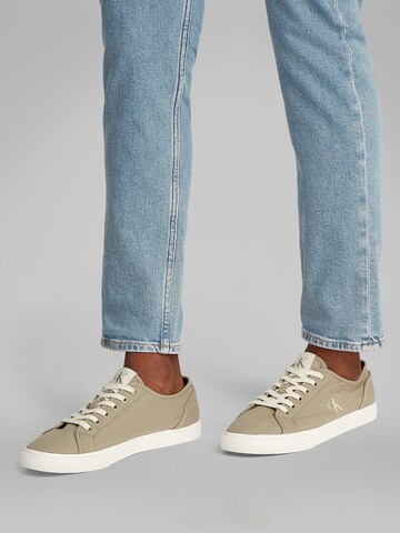 Calvin Klein Jeans Låg sneaker 'ESS' i beige: framsida