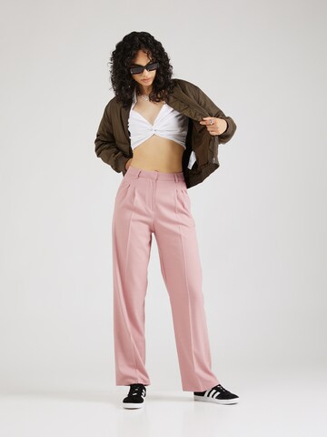 Regular Pantalon à pince Trendyol en rose