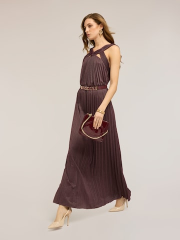 MOTIVI - Vestido en rojo