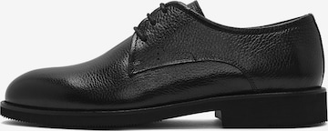 Scarpa stringata di Derimod in nero: frontale