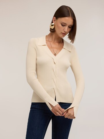 MOTIVI Sweater in White