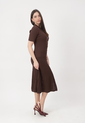 Elara Strickkleid in Braun