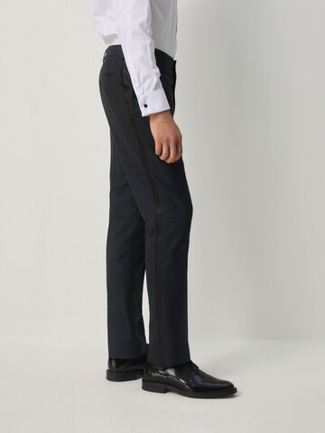 Coupe slim Pantalon à plis Next en bleu