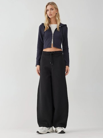 Hiccup - Folgado Calças em preto