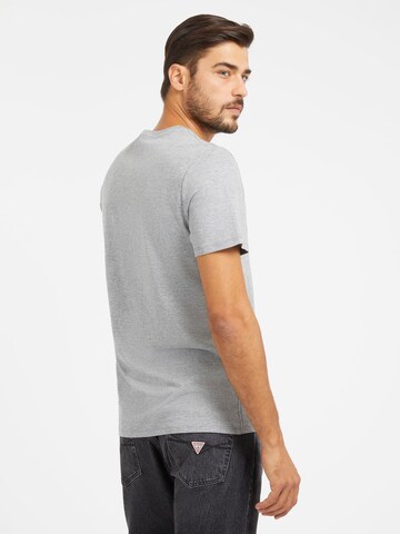 T-Shirt GUESS en gris