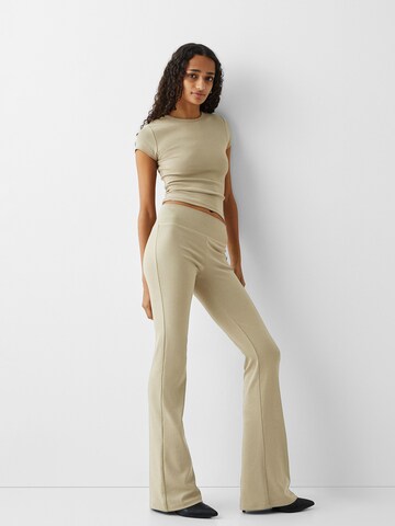 Bershka Flared Broek in Groen