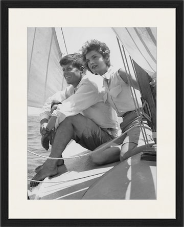 Jacob Baden Bild ' John & Jackie Kennedy Sailing ' in Schwarz: Vorderseite