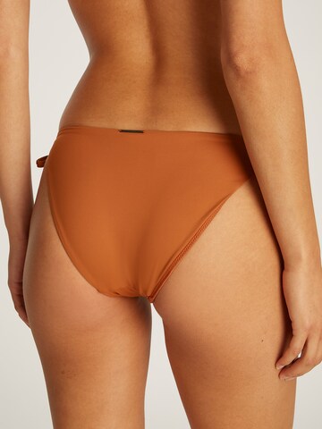 Slip bikini di Calvin Klein Swimwear in marrone