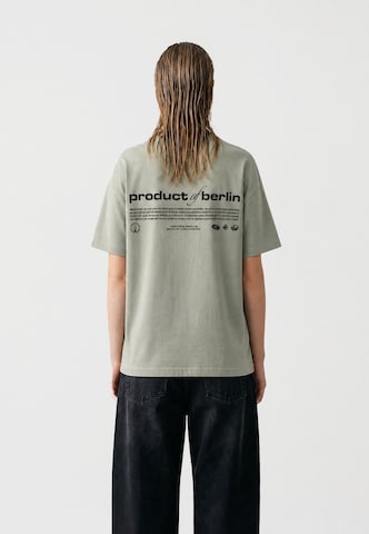 Maglietta 'PRODUCT OF BERLIN' di Vertere Berlin in verde: dietro