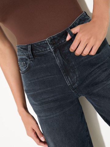 Friends Like These - Bootcut Vaquero en negro