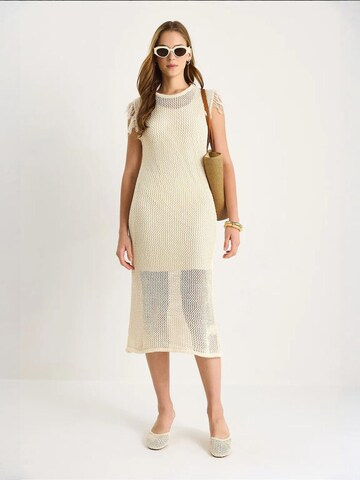 Bianco Lucci Jurk 'Midi' in Beige