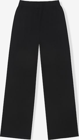 Sailing Flared Pants in Black: front