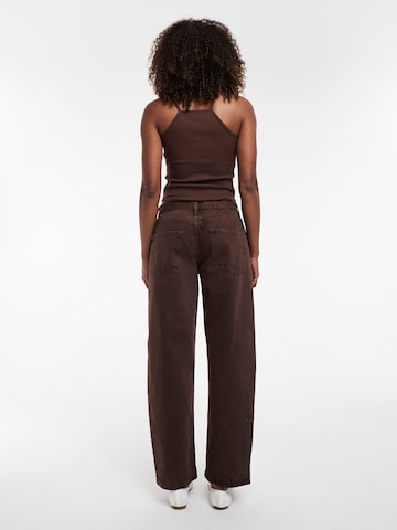 TOPSHOP Luźne Jeansy 'LOWRIE' w kolorze brązowy