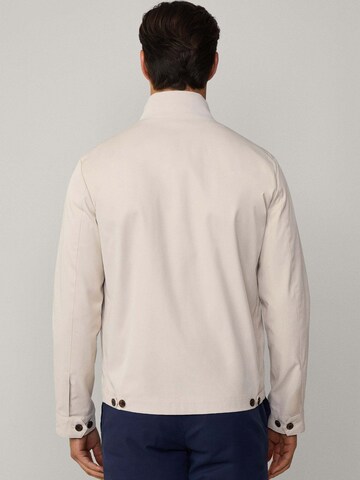 Hackett London Mantel in Beige