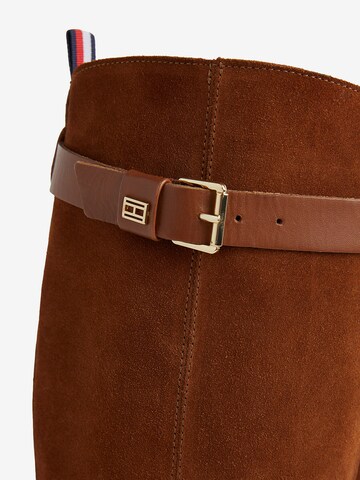 TOMMY HILFIGER Stiefel 'Essential' in Braun