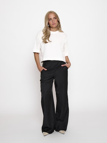 Peppercorn Wide Leg Hose 'Bea' in Schwarz: Vorderseite