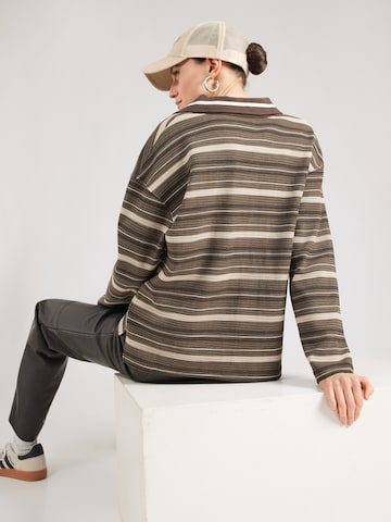 Pegador Majica 'SOFIA' | rjava barva