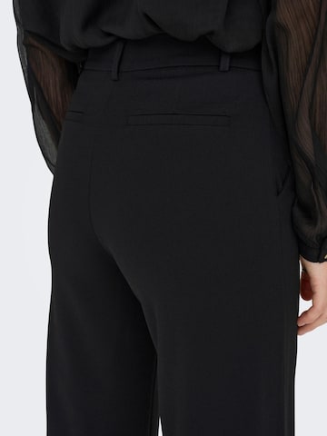 JDY Regular Pleated Pants 'GEGGO' in Black