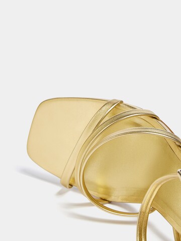 Pull&Bear Sandals in Gold