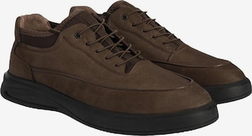 Desa Slip On 'Trainer' in Braun: Vorderseite