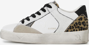 Sneaker bassa di CAFè NOIR in bianco: frontale